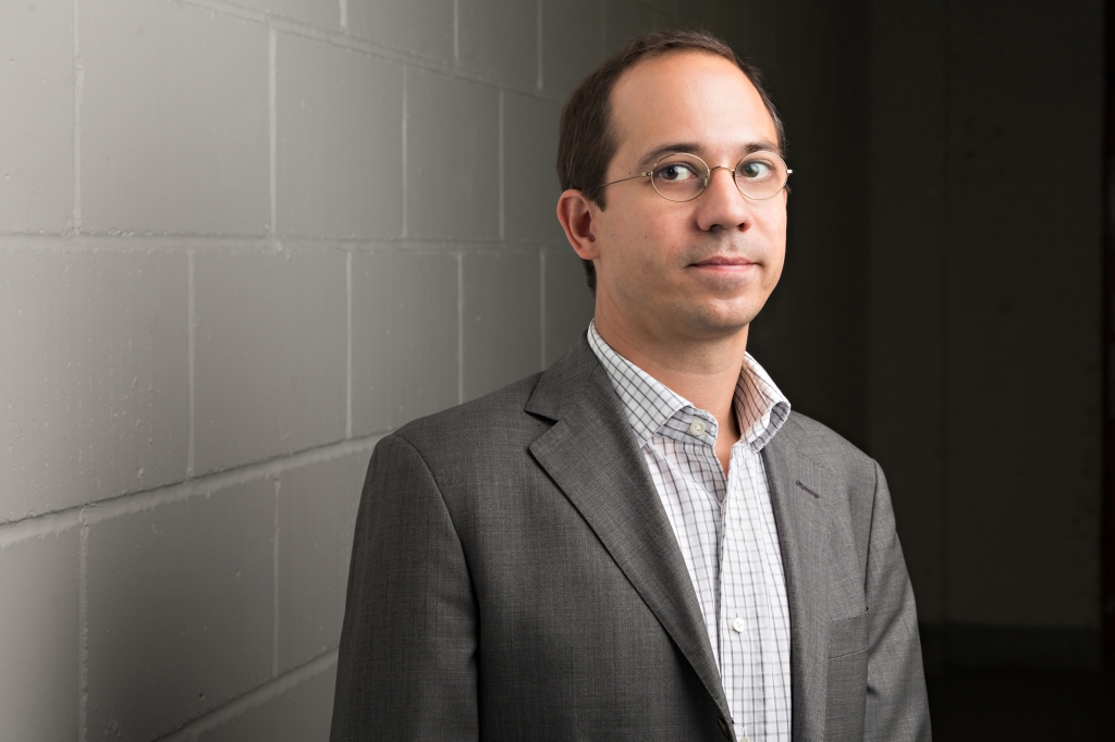 Andrés, founder of Clase Fine Art